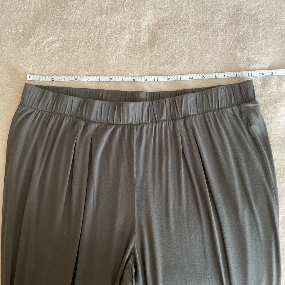 Forever 21 Plus Lightweight Comfort Jogger Pants - Size 2X - Picture 7 of 15